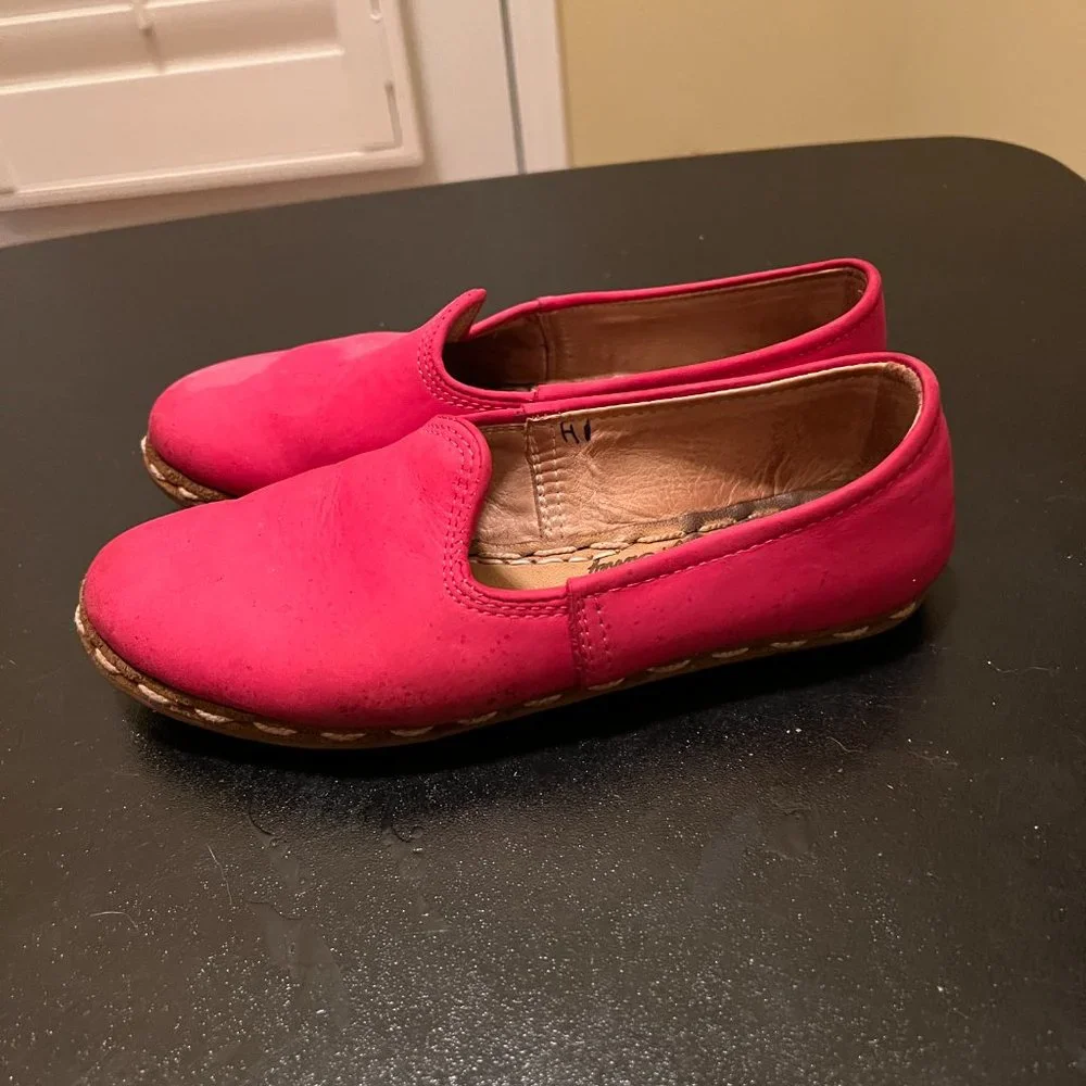 Sabah size 38 fushia pink leather flats